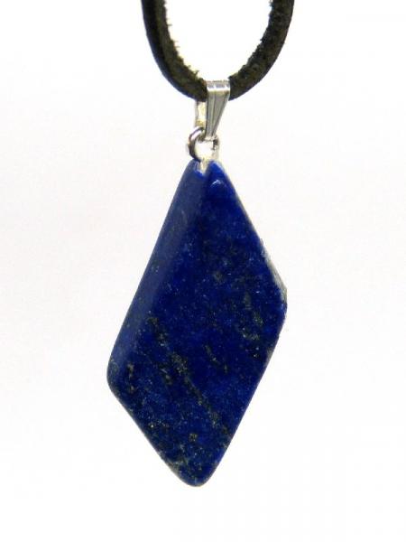 Lapislazuli , Afghanistan,  mit Silberöse